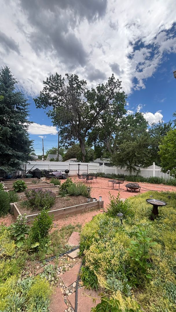 Building Photo - 1507 N Nevada Ave