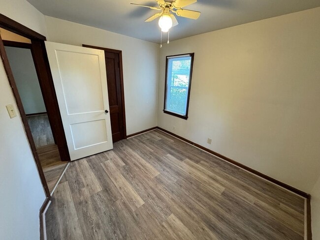 Building Photo - Two Bedroom Home