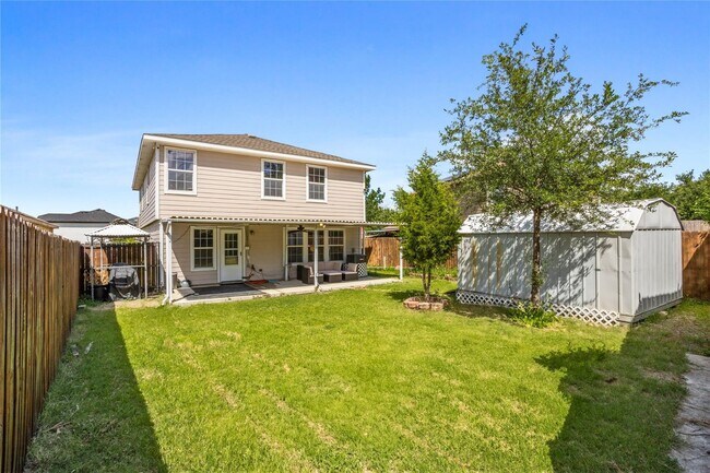 Building Photo - Spacious 3 Bedroom, 2.5 Bath Home Ready fo...