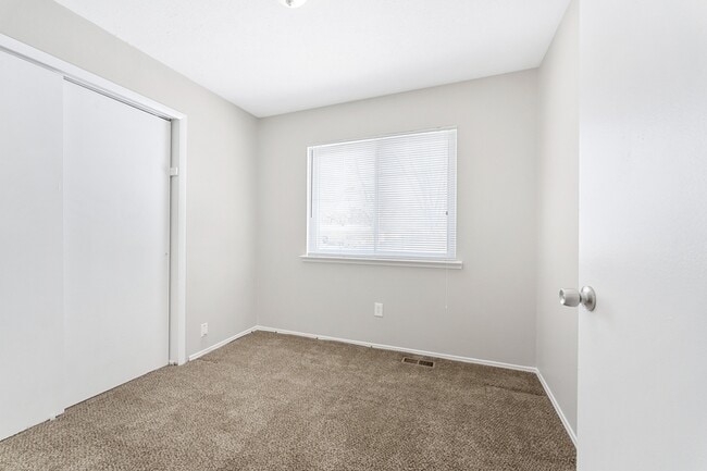 Building Photo - 15762 Isabelle St