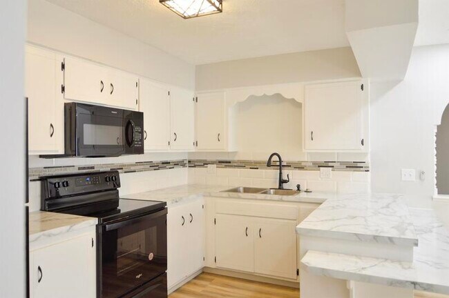 Building Photo - 6505 S 46th St