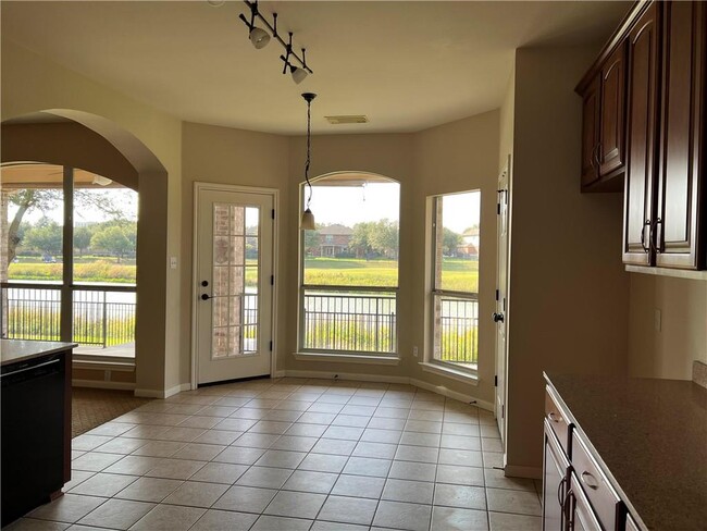 Building Photo - 764 Bent Wood Pl