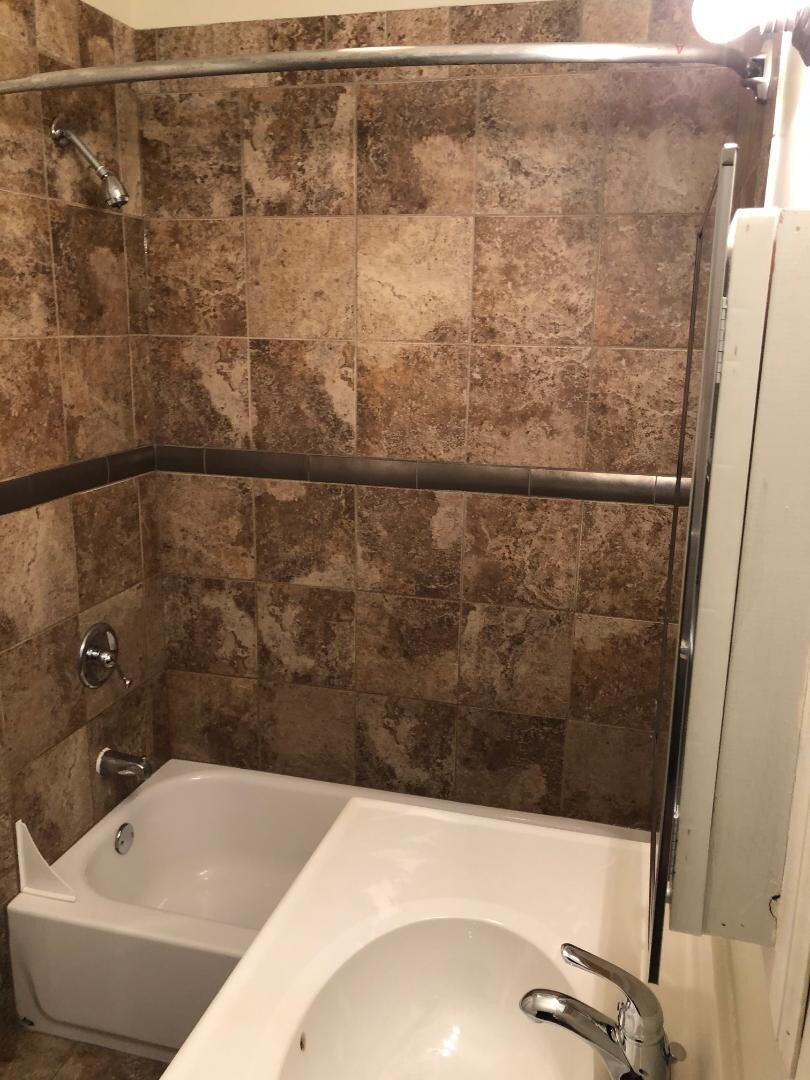 Building Photo - 1709 Irving Park W Rd