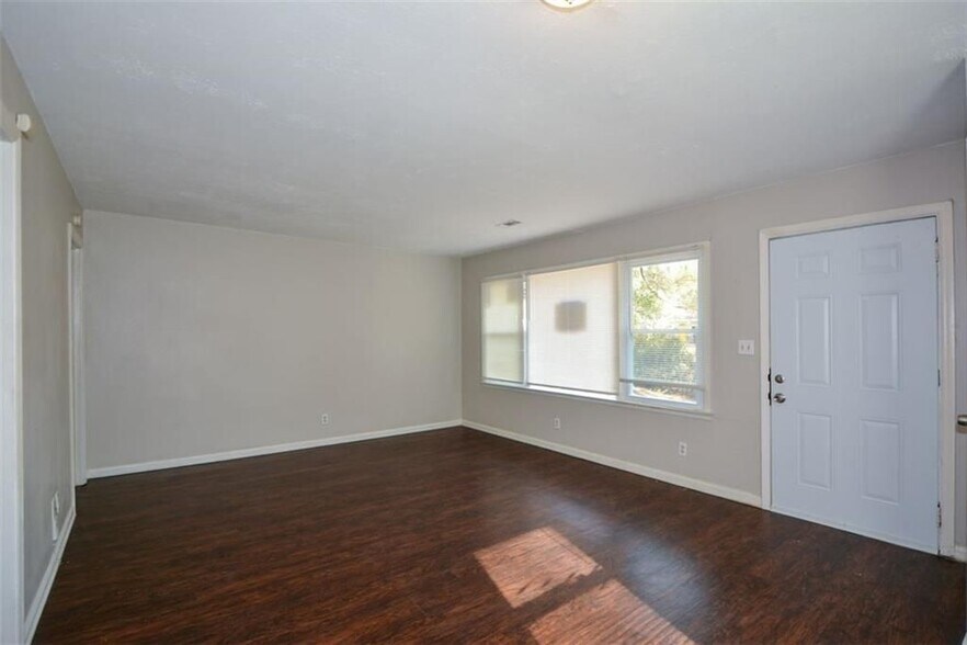 Building Photo - 2259 Nelms Dr SW