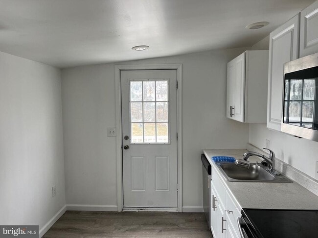 Building Photo - 3552 Lincoln Hwy