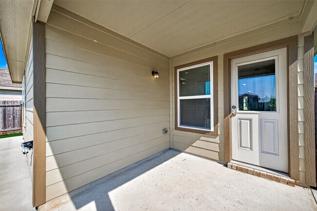 Building Photo - 17227 Quiet Song Ct