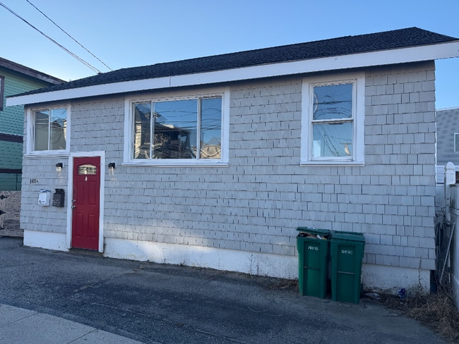 Building Photo - 140 Ashworth Ave