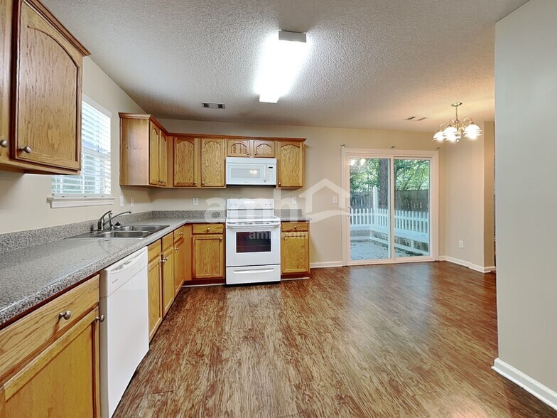 Building Photo - 4020 Angels Dr
