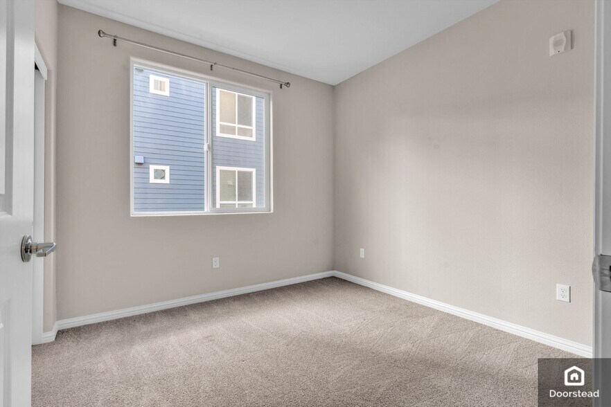 Building Photo - 1452 Nightshade Rd