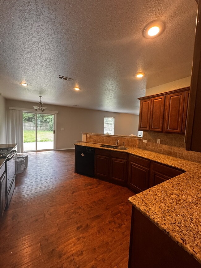 Building Photo - 11723 E Creek Ln