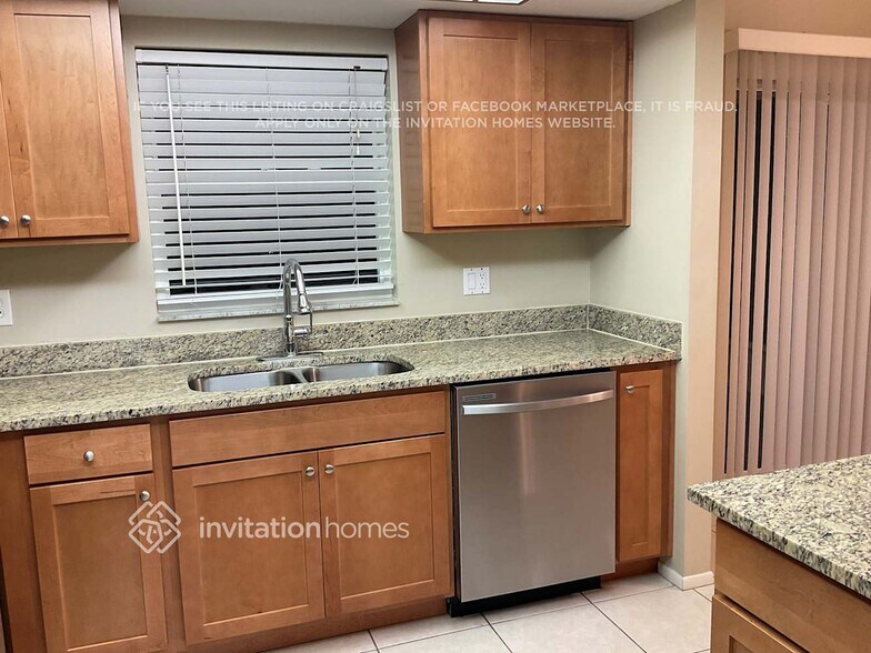 Building Photo - 1803 SW 38th Ln