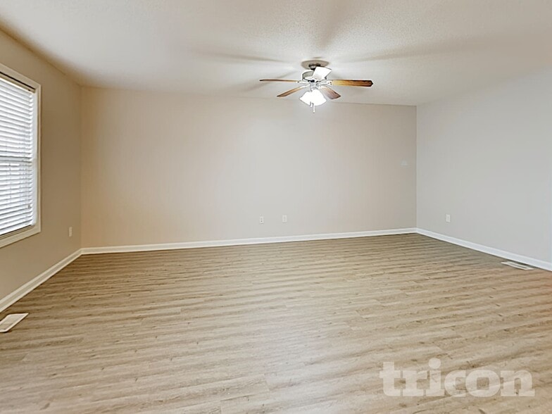 Building Photo - 262 Santee Cir