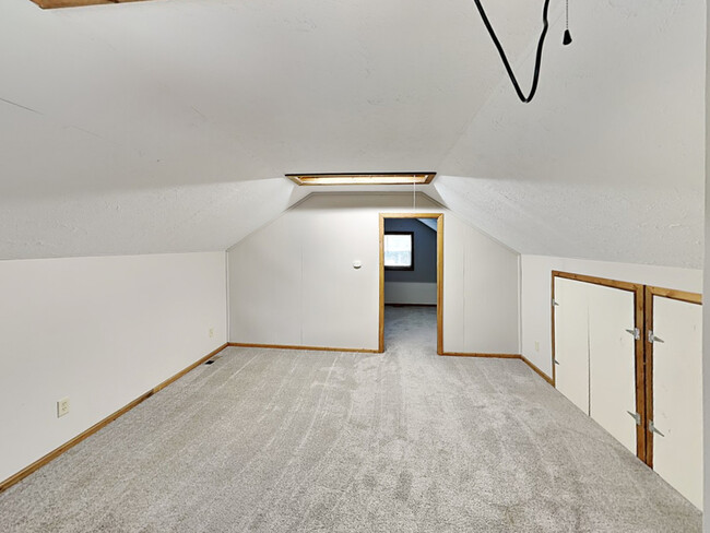 Building Photo - 14 Glenda Dr