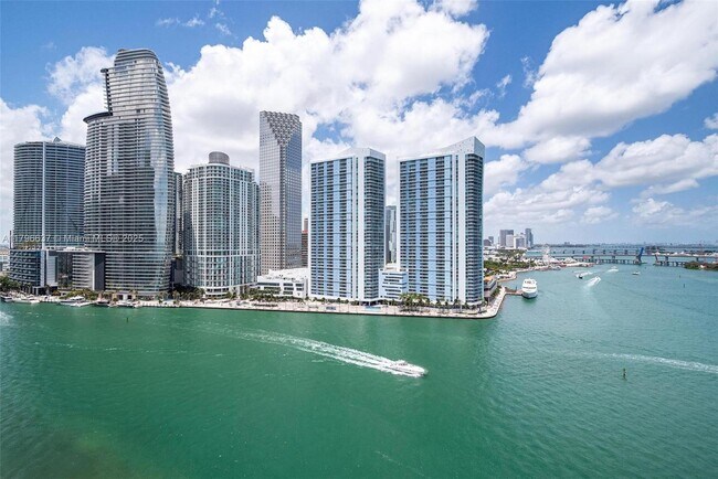 Primary Photo - 888 Brickell Key Dr