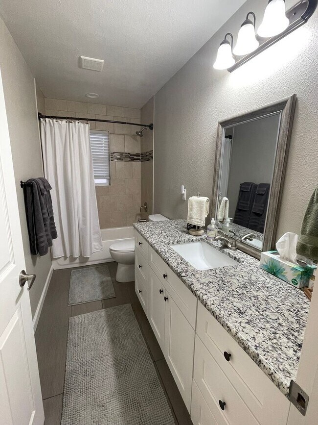 Building Photo - Charming Updated Home with Spacious Yard