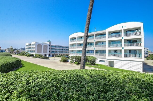 Building Photo - 6102 Seawall Blvd