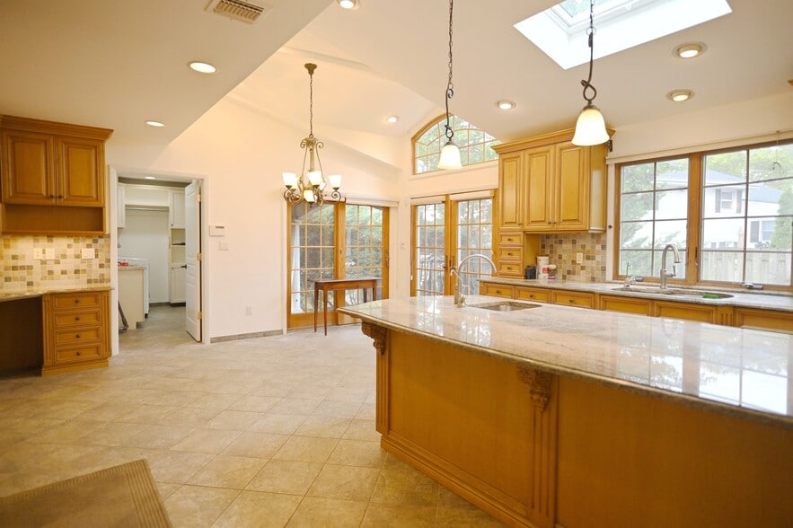 Building Photo - 1033 Harvard Pl