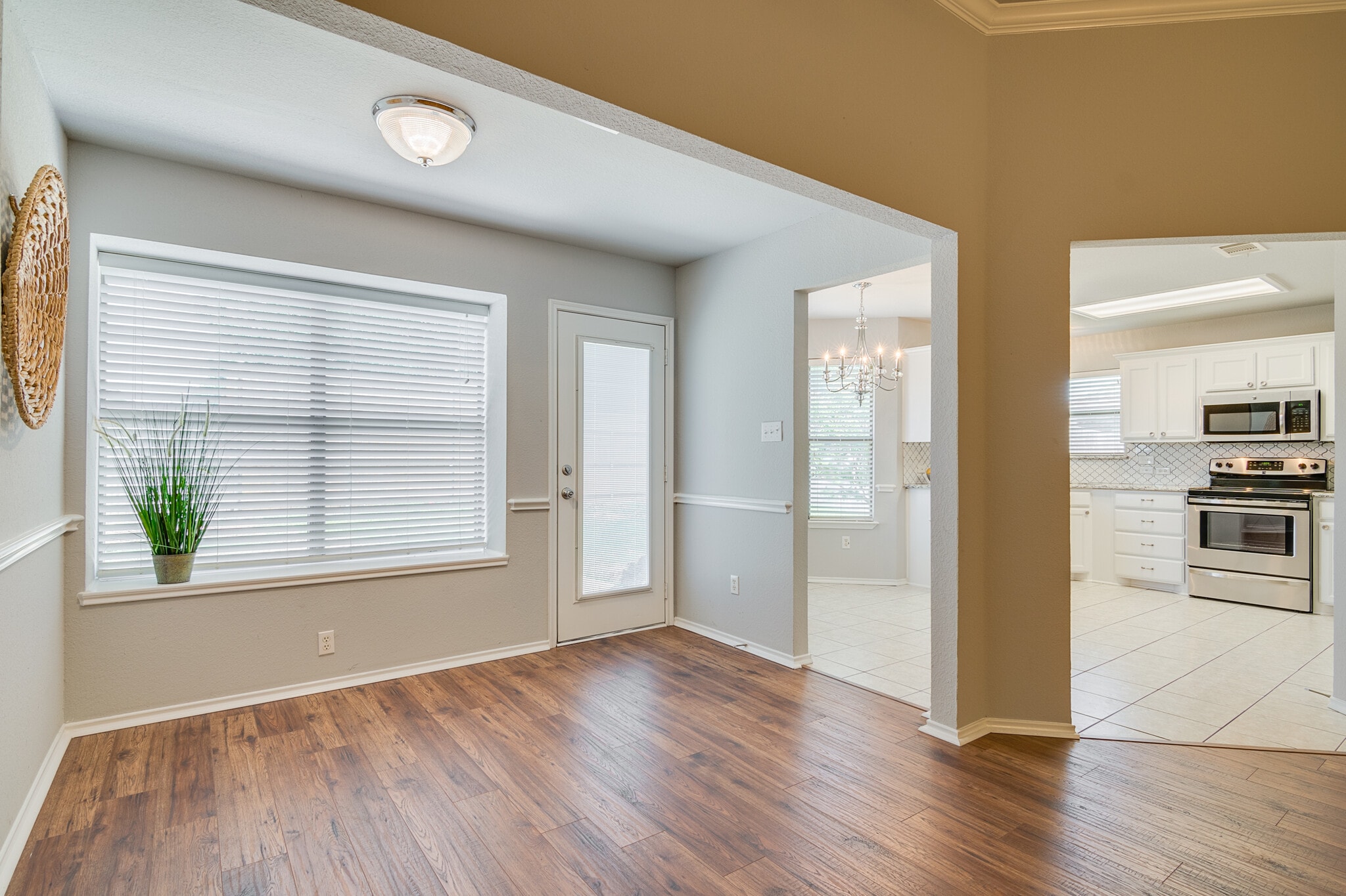Office/Sitting Area - 956 Carlin Ln