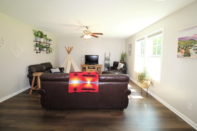 Building Photo - 175 Whitetail Cir