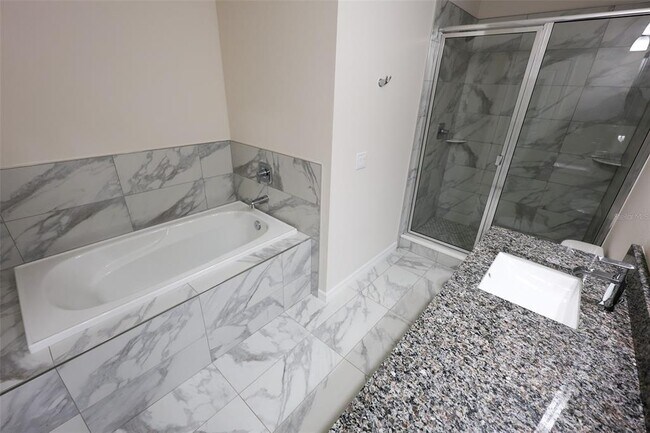 Building Photo - 2992 Mearshire Dr