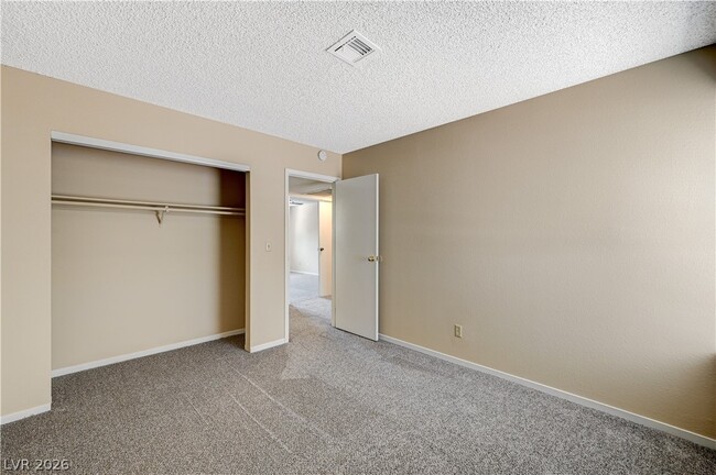 Building Photo - 6813 W Greydawn Dr