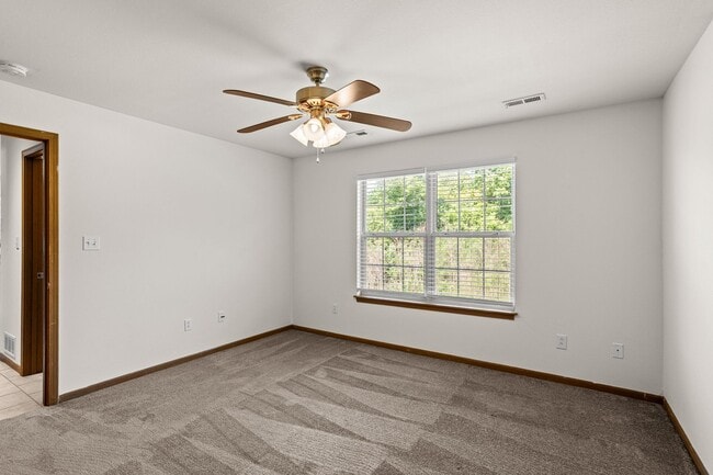 Building Photo - 701-703 Glenstone Dr.