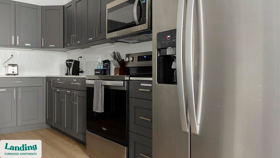 Building Photo - 650 N Main St