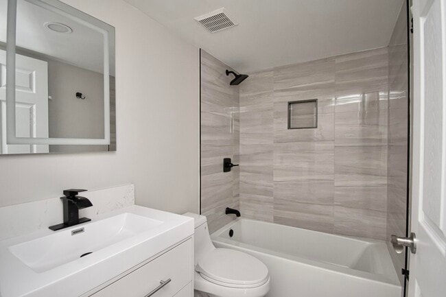 Building Photo - 4240 Village B Dr