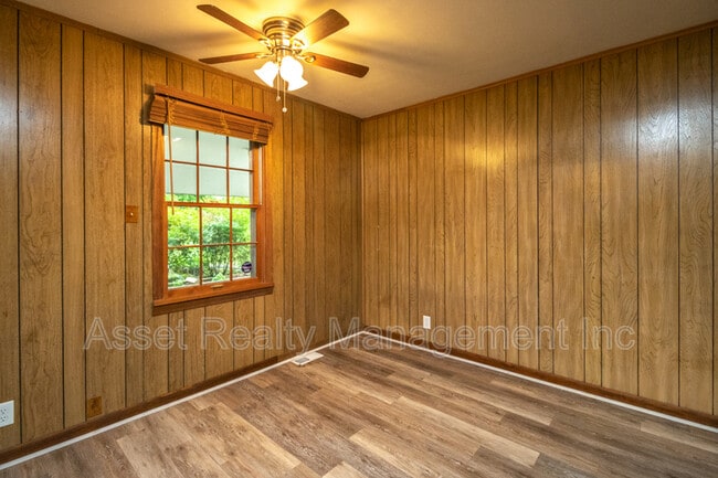 Building Photo - 2313 Brice St