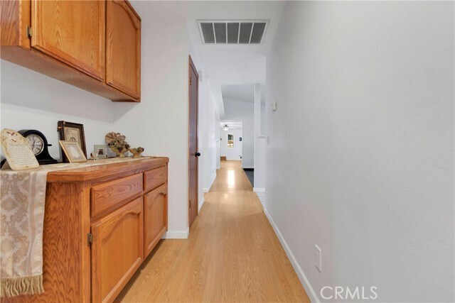 Building Photo - 26665 Lakeview Dr