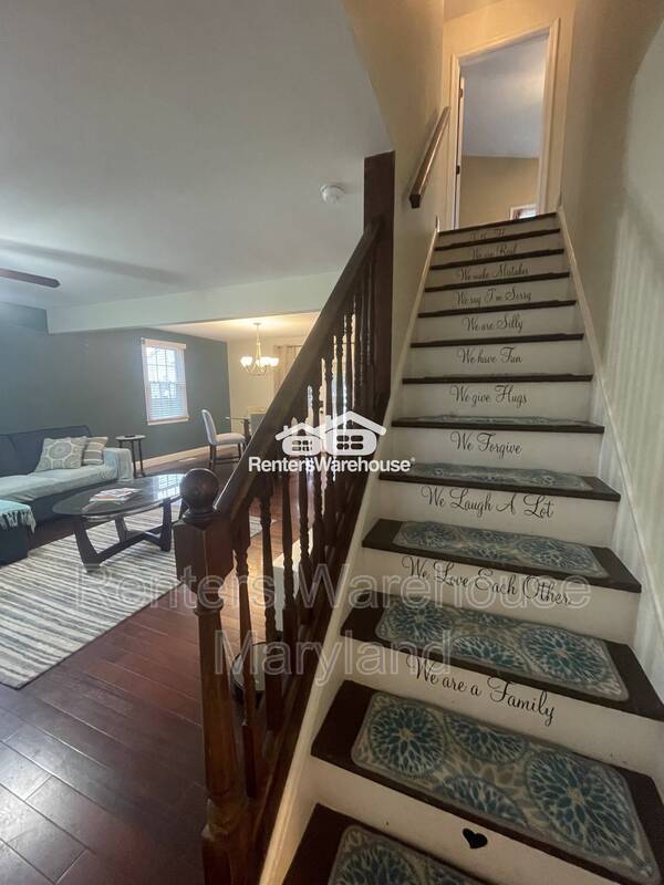 Building Photo - 8203 Watersedge Rd