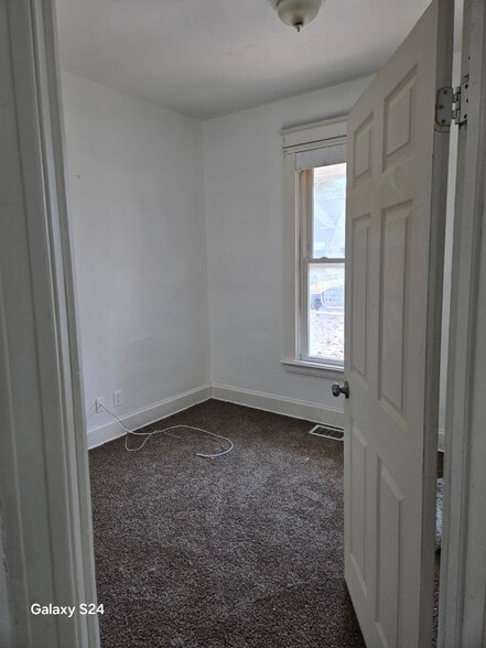 Building Photo - 1135 Woodville Rd