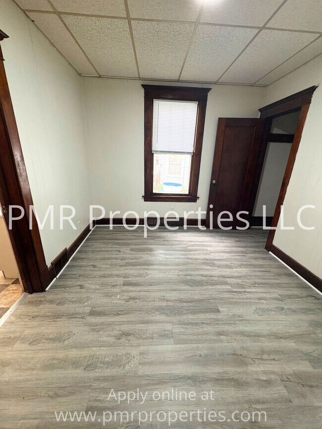 Building Photo - 129 E Graham Ave