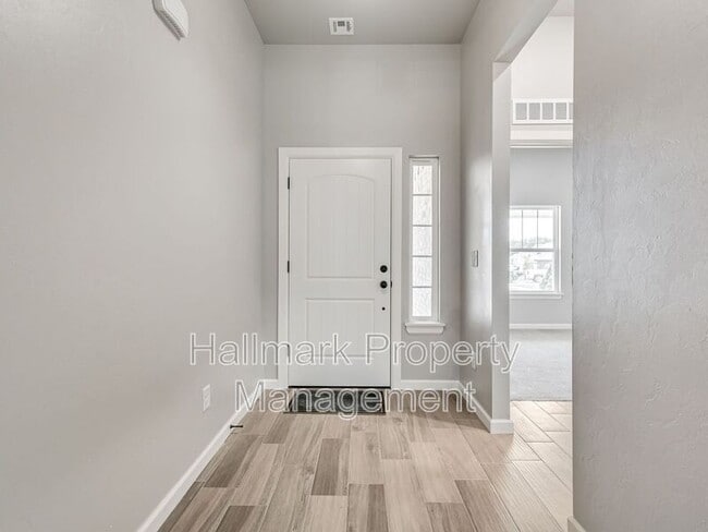 Building Photo - 1007 Magnolia Dr