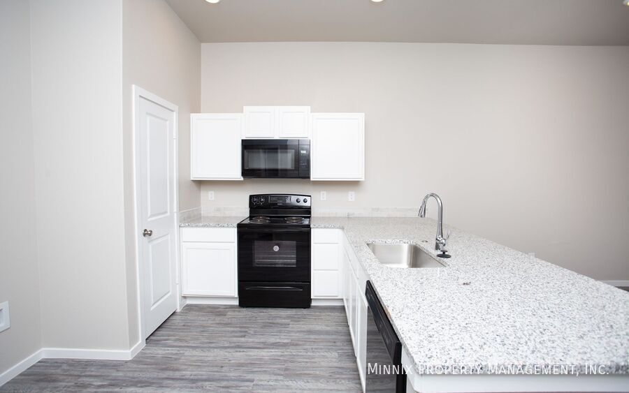 Building Photo - 2118 N Avenue J