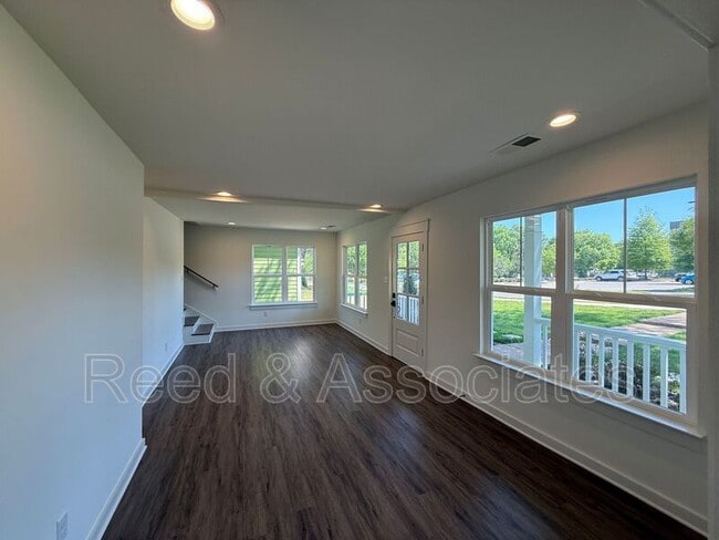 Building Photo - 1711 Miller Farms Rd