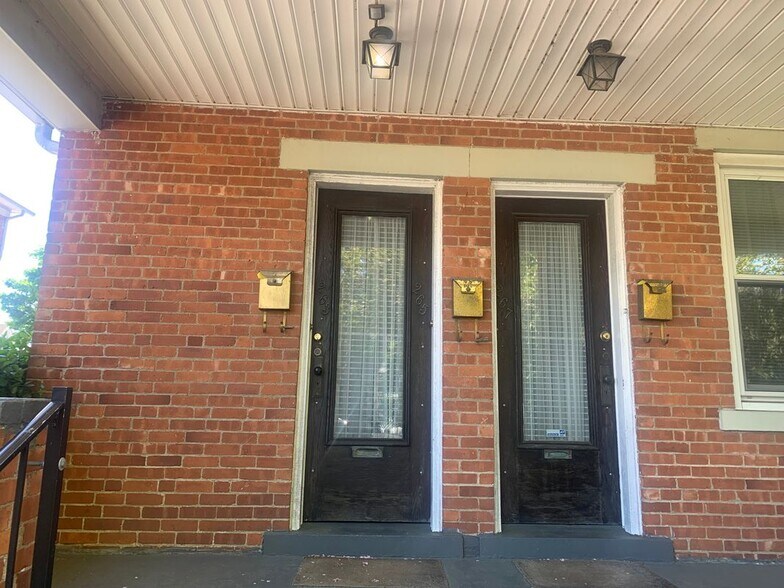 Building Photo - 263 Roselle St
