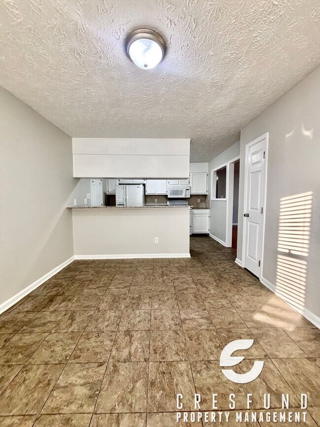 Building Photo - Adorable 3 Bedroom 2 Bathroom House Ready for Move In