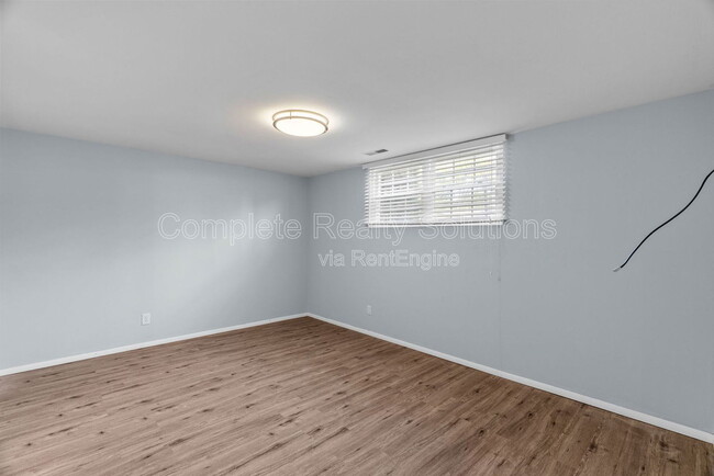 Building Photo - 12464 Glengate Dr