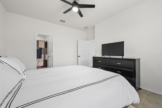 Building Photo - 217 Summit Dr