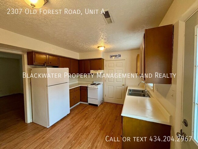 Building Photo - 2 Bedroom Apartment on Old Forest Road!