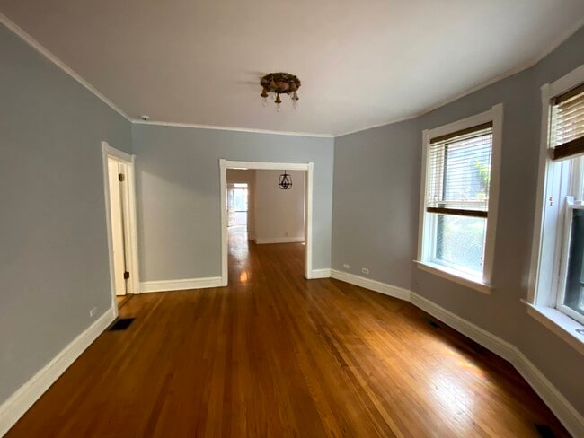 Building Photo - 5339 N Winthrop Ave