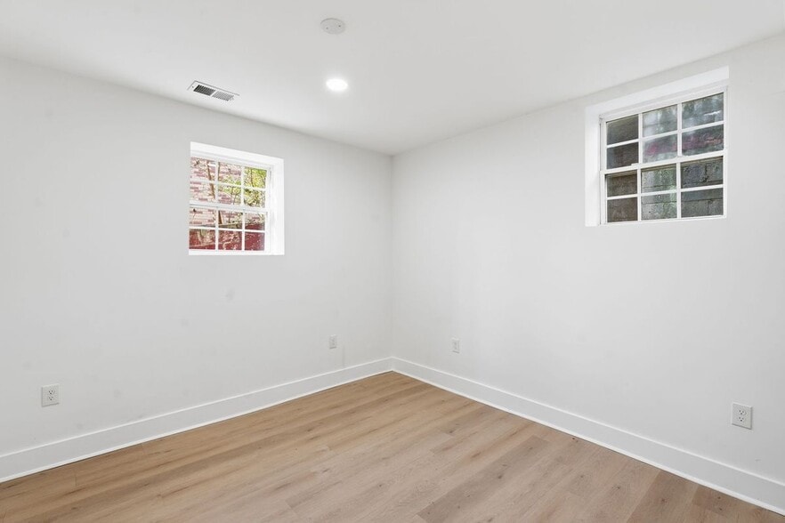 Building Photo - 167 Rockmart Dr SW