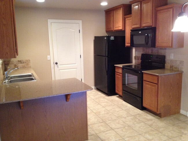 Building Photo - 3876 W Mahogany Dr