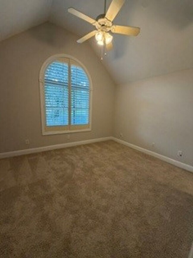 Building Photo - 1150 Groppo Cove