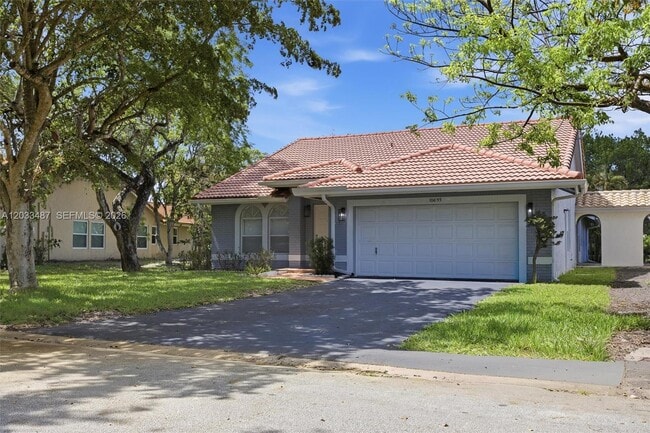 Building Photo - 10633 NW 32nd Ct