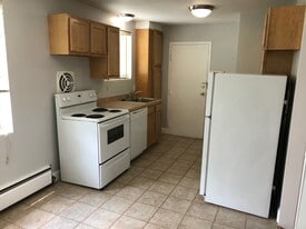 Building Photo - 378 Park Rd