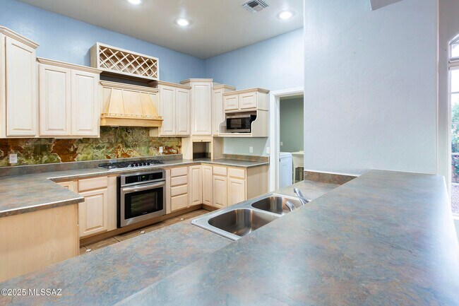 Building Photo - 414 Bury Ct