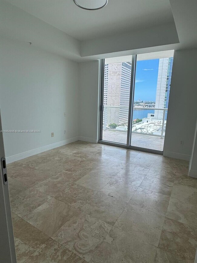 Building Photo - 300 S Biscayne Blvd