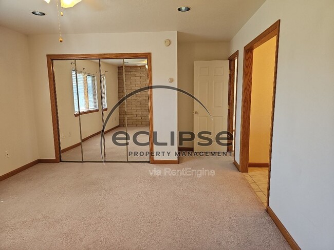 Building Photo - 15 Sunnybrook Pl